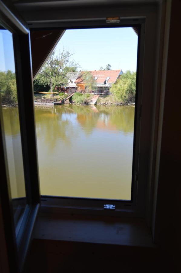 Intertranscoop Lake House Vamosszabadi Exterior foto