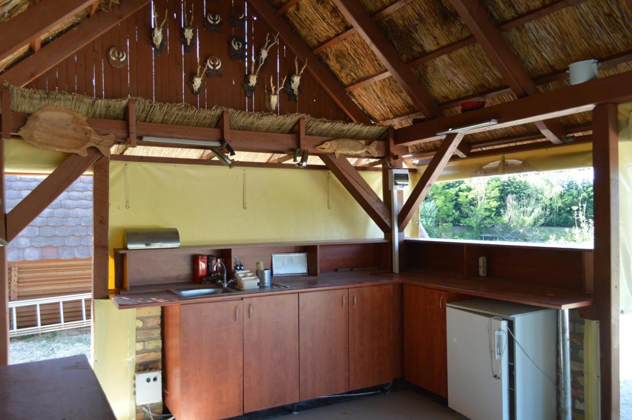 Intertranscoop Lake House Vamosszabadi Exterior foto