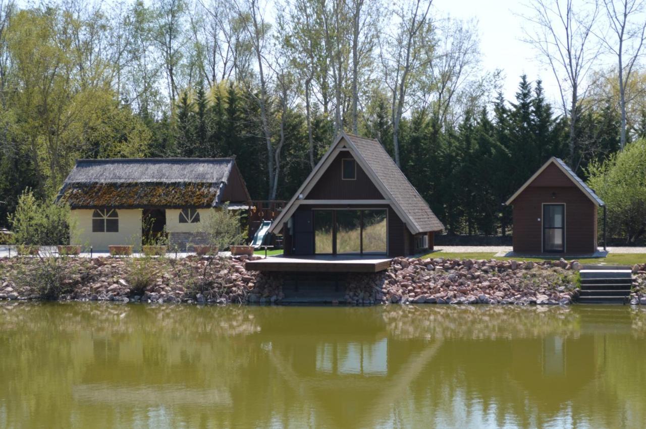 Intertranscoop Lake House Vamosszabadi Exterior foto